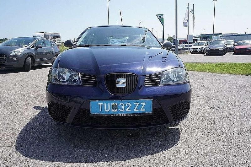 Blau Gebraucht 2009 Seat Ibiza Fresh Limousine | € 950 - Bild 1/4
