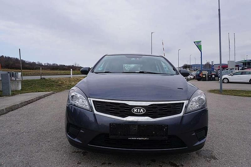 Gebraucht Kia Ceed 90 PS (66 kW) 2012 Grau Kleinwagen