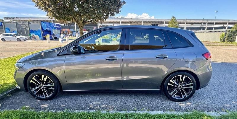 Gebraucht Mercedes B200 163 PS (119 kW) 2019 Van / Kleinbus