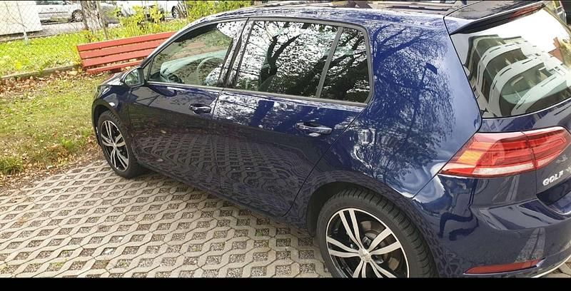 Blau Gebraucht 2017 VW Golf VII Comfortline Limousine | € 16.000 (Fairer Preis) - Bild 1/4