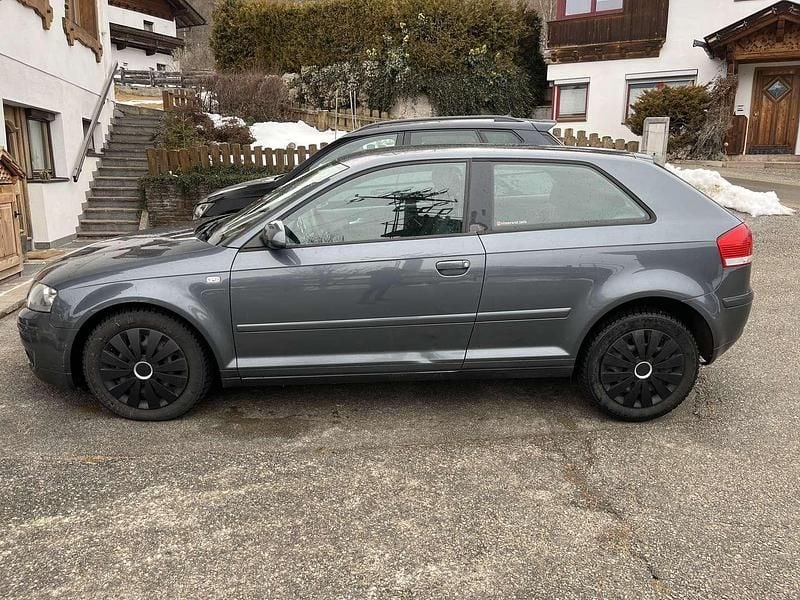 Gebraucht Audi A3 116 PS (85 kW) 2005 Grau Kleinwagen