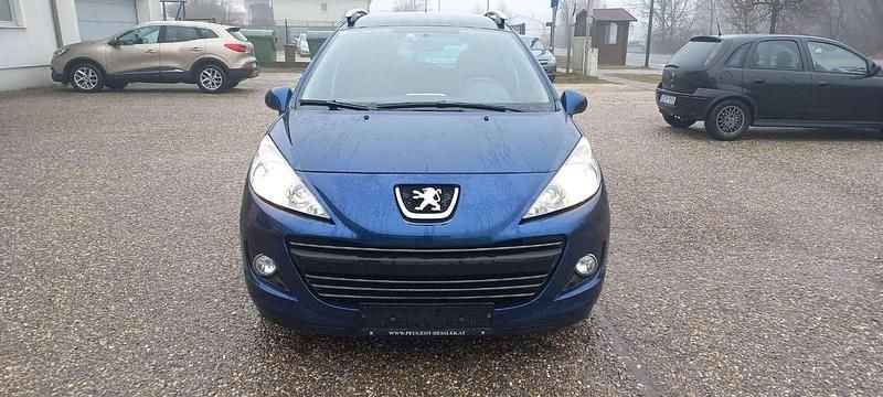 Gebraucht Peugeot 207 Active 109 PS (80 kW) 2010 Blau Kombi