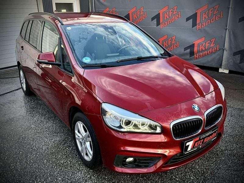 Gebraucht BMW 218 Advantage 150 PS (110 kW) 2016 Rot Van / Kleinbus