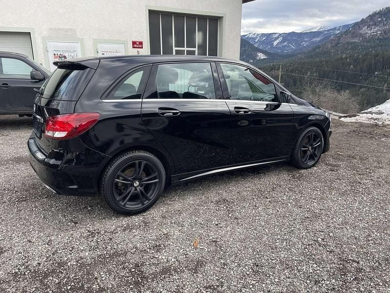 Gebraucht Mercedes B200 136 PS (100 kW) 2015 Van / Kleinbus