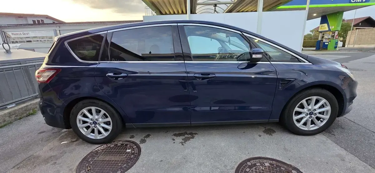 Gebraucht Ford S-MAX Titanium 150 PS (2016) in bürmoos - € 9.950 ...