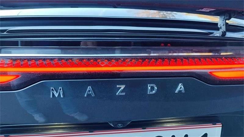 Neu Mazda 6e Takumi-Line 180 kW (245 PS) 2025 Grau Limousine