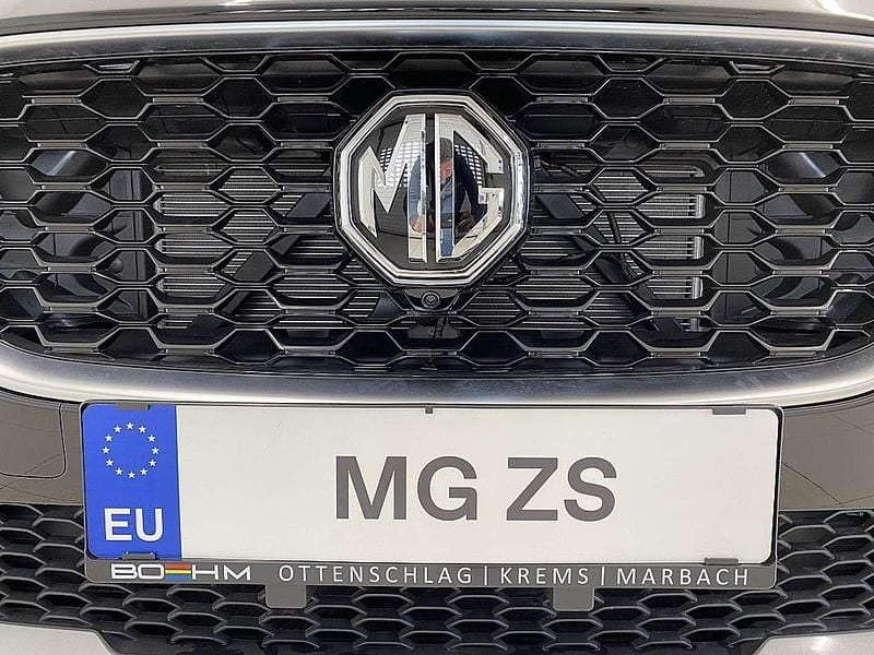 Neu MG ZS Luxury 106 PS (77 kW) 2025 Schwarz SUV