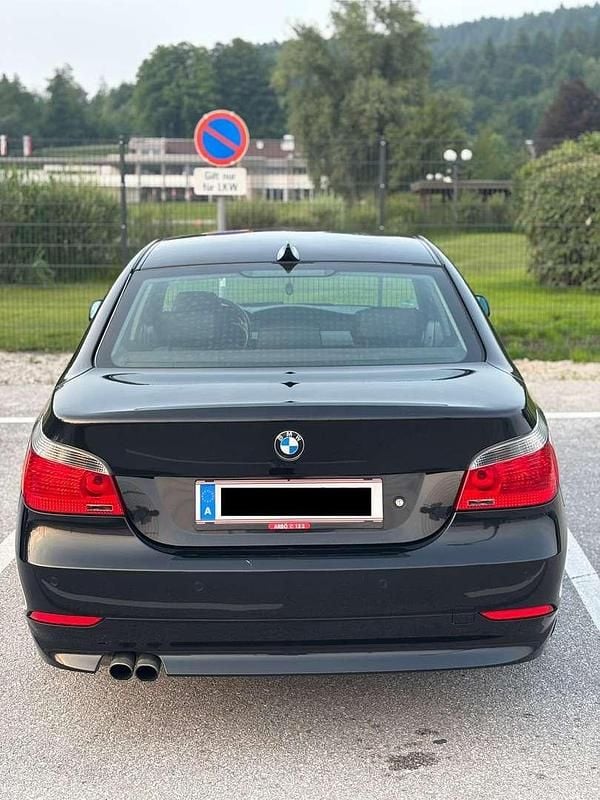 Gebraucht BMW 523 Advantage 177 PS (130 kW) 2007 Schwarz Limousine