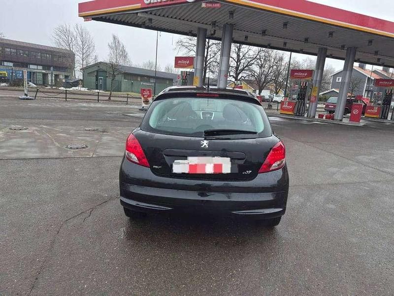 Gebraucht Peugeot 207 Active 92 PS (67 kW) 2011 Schwarz Limousine