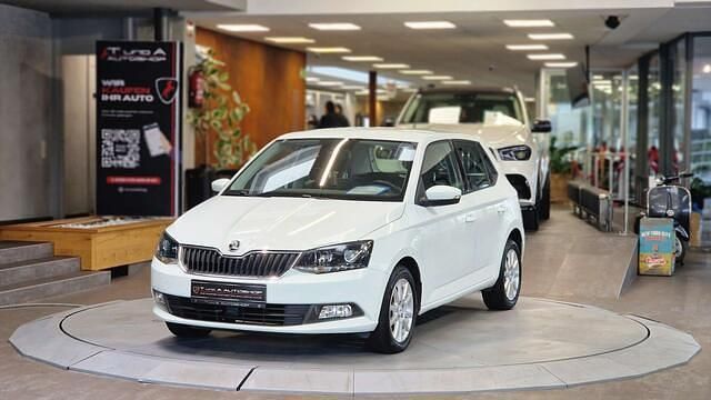 Gebraucht Skoda Fabia 60 PS (44 kW) 2015 Weiß Limousine