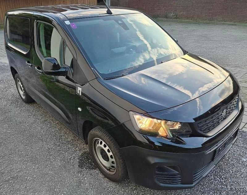 Gebraucht 2023 Peugeot Partner Premium Van | € 21.900 (Fairer Preis) - Bild 1/4