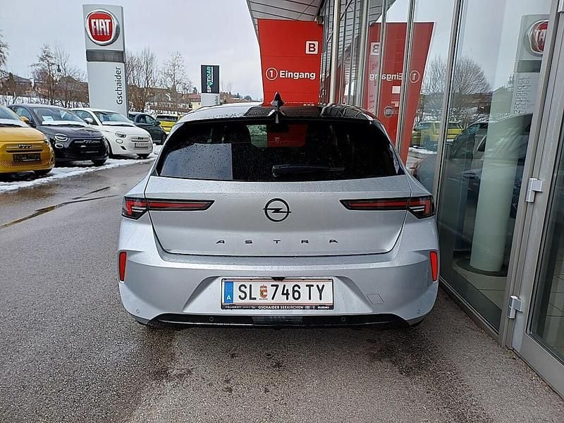 Neu Opel Astra 131 PS (96 kW) 2025 Silber Limousine
