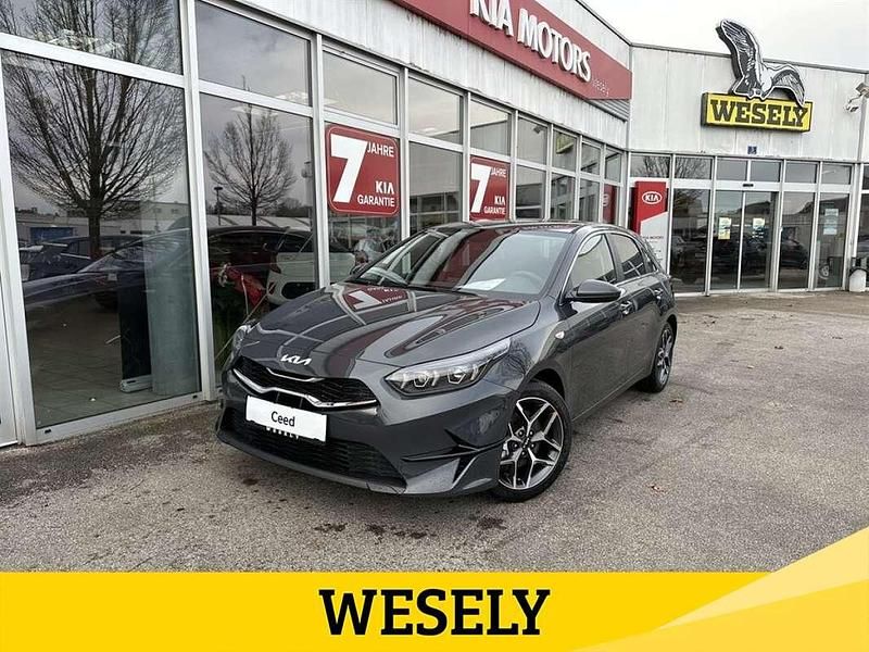 Gebraucht Kia Ceed Silver 101 PS (74 kW) 2025 Blau Kleinwagen