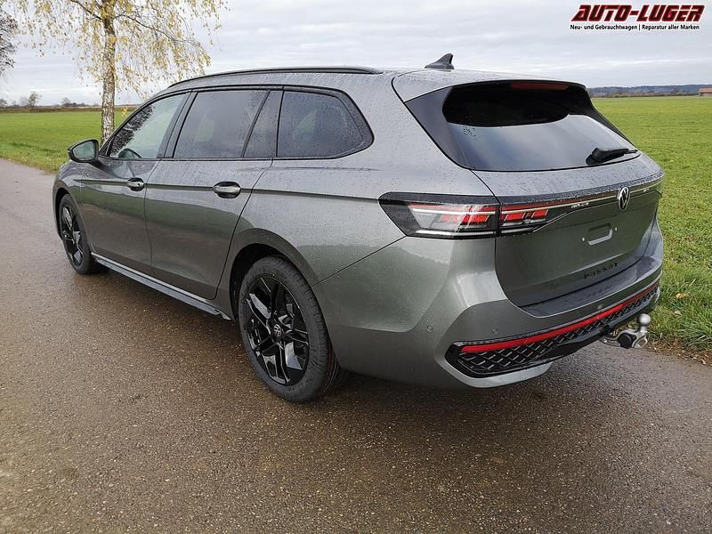 Neu VW Passat R-line 193 PS (141 kW) 2025 Diabasgrau metallic Kombi