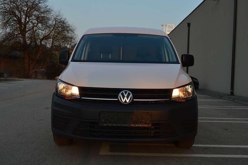 Gebraucht VW Caddy 102 PS (75 kW) 2019 Weiß Van / Kleinbus