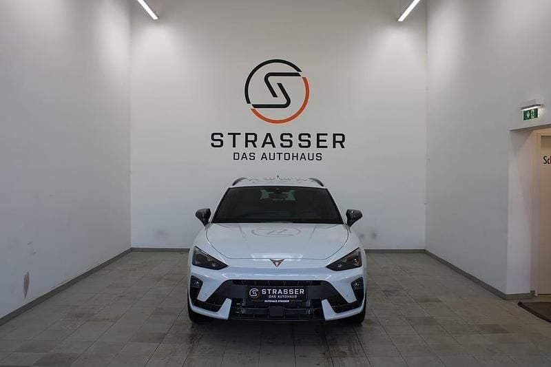 Neu Cupra Leon 204 PS (150 kW) 2026 Weiss  metallic Kombi