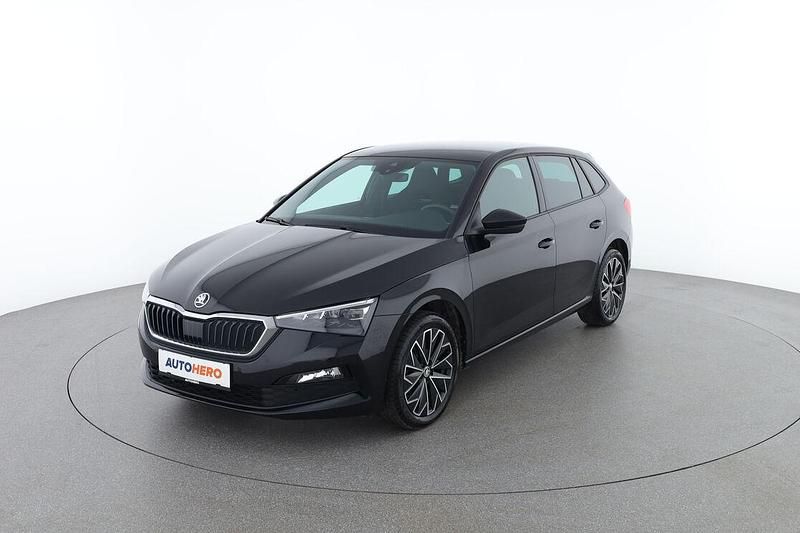 Schwarz Gebraucht 2021 Skoda Scala Ambition Kleinwagen | € 21.690 (Etwas zu teuer) - Bild 1/3
