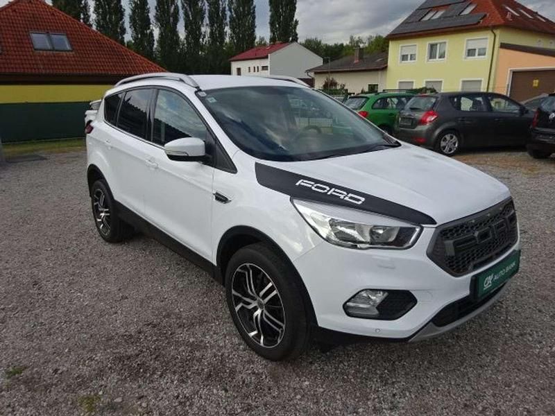 Gebraucht Ford Kuga Trend 120 PS (88 kW) 2017 Weiß SUV