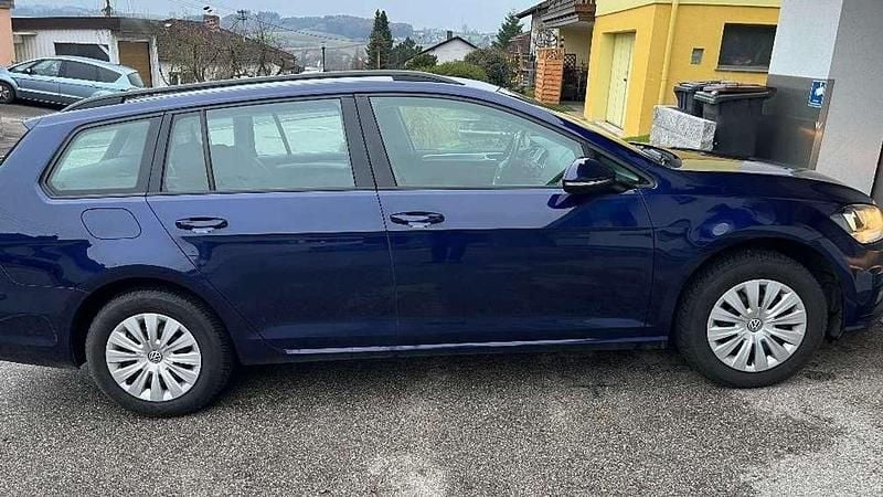 Gebraucht VW Golf VII Trendline 116 PS (85 kW) 2019 Blau Kombi
