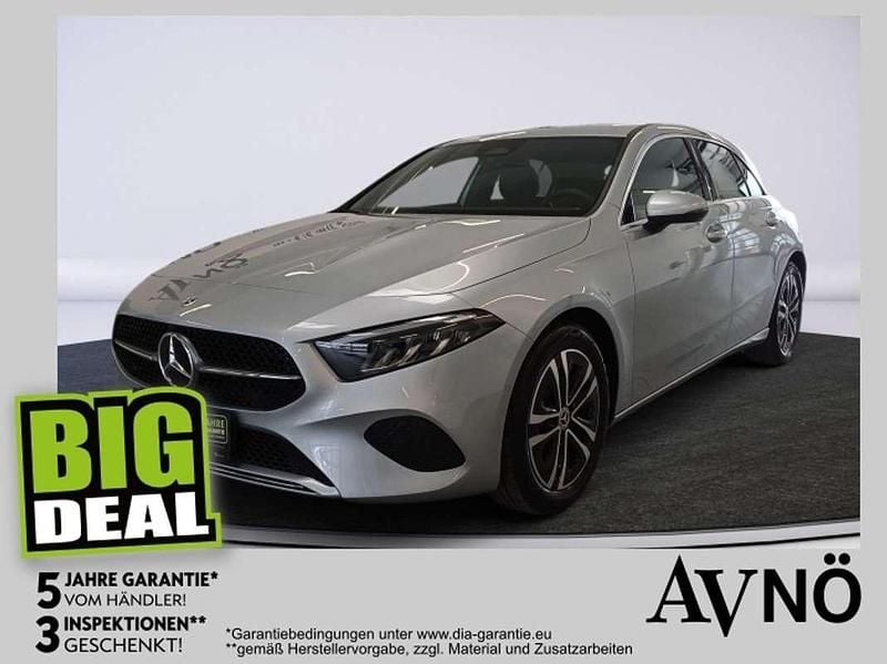Silber Gebraucht 2024 Mercedes A200 Limousine | € 31.880 (Superpreis) - Bild 1/4