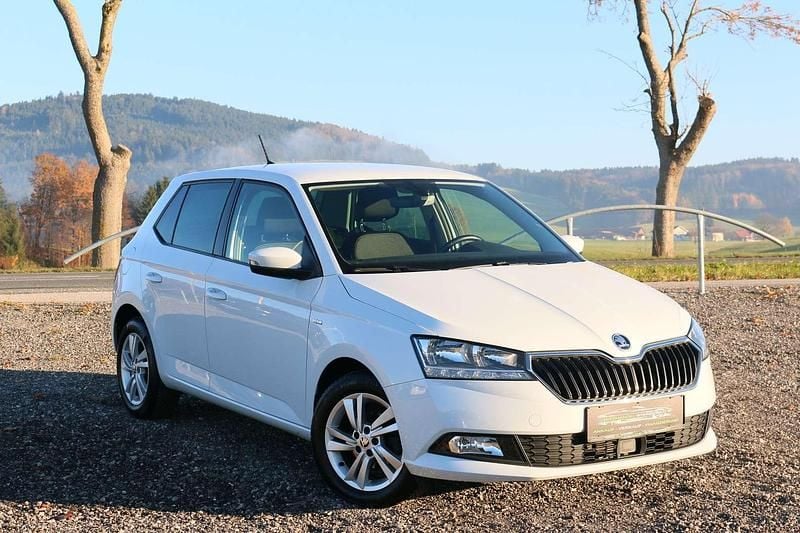 Weiß Gebraucht 2019 Skoda Fabia Limousine | € 12.990 (Fairer Preis) - Bild 1/4