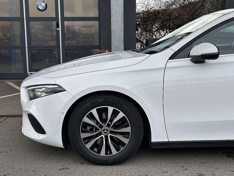 Gebraucht Mercedes A180 116 PS (85 kW) 2025 Weiß Limousine