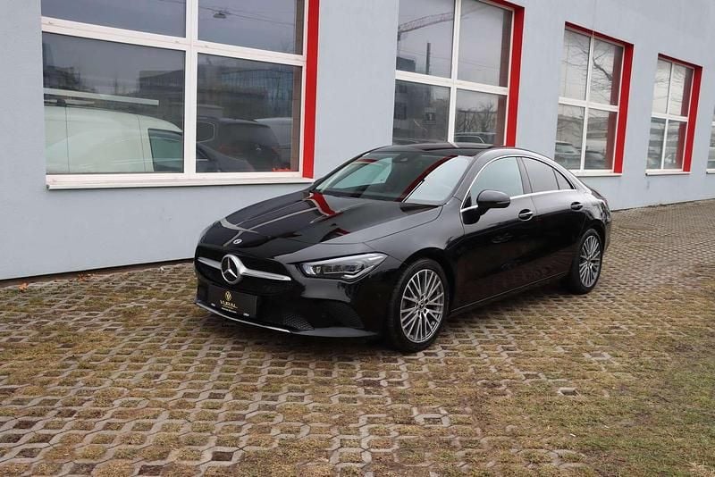 Gebraucht Mercedes CLA200 150 PS (110 kW) 2022 Schwarz Limousine