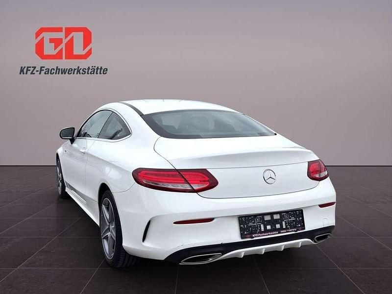 Gebraucht Mercedes C180 AMG line 156 PS (114 kW) 2016 Weiß Coupé