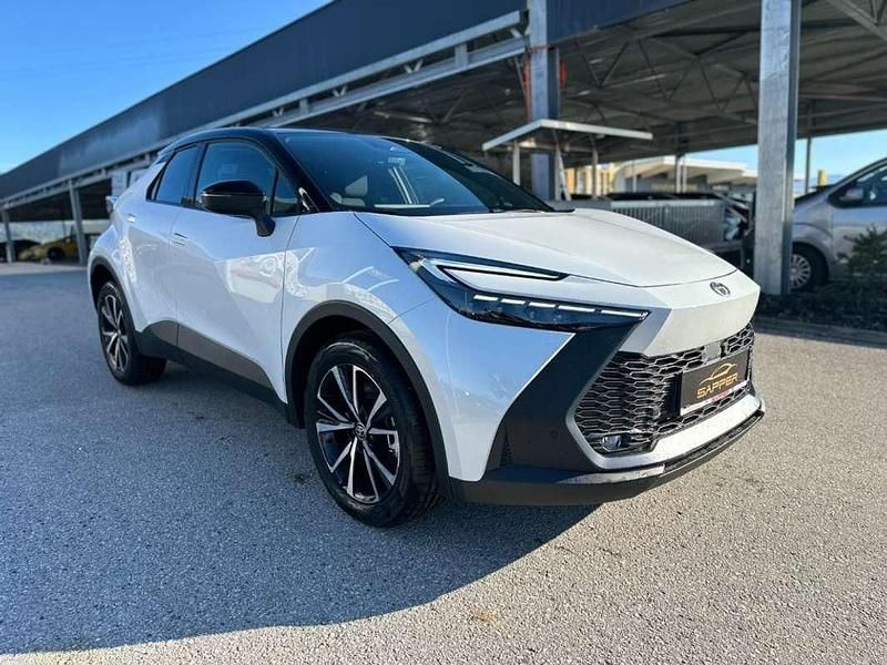 Neu Toyota C-HR Active 152 PS (111 kW) 2025 Weiß SUV