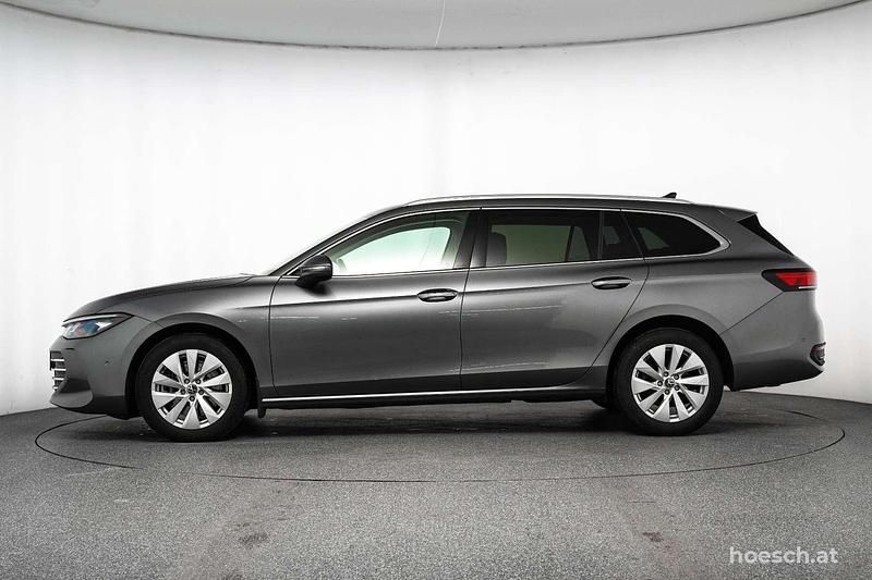 Gebraucht VW Passat 193 PS (141 kW) 2024 Grau Kombi