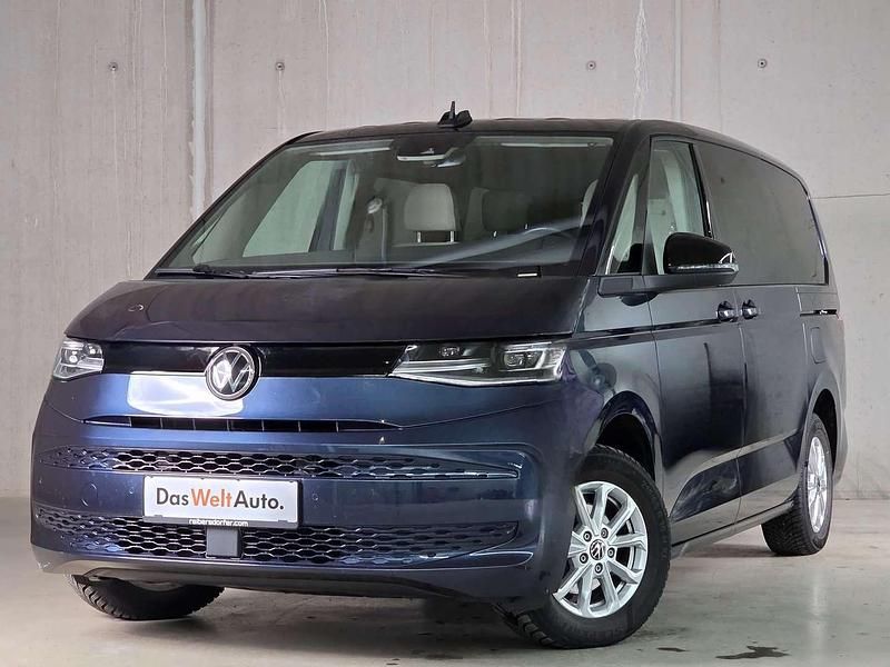 Gebraucht VW Multivan 150 PS (110 kW) 2024 Mittelblau  metallic Van
