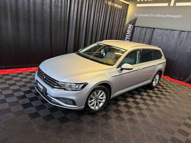 Gebraucht VW Passat Business 122 PS (89 kW) 2022 Grau Kombi