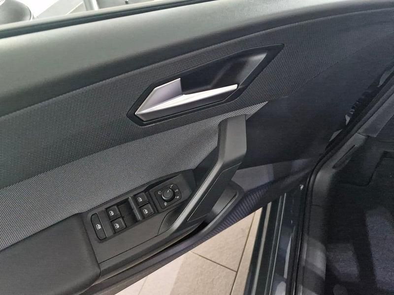 Neu Seat Leon Style 115 PS (84 kW) 2026 Dunkelblau  normal