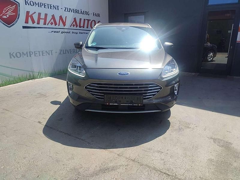 Gebraucht Ford Kuga Titanium 120 PS (88 kW) 2021 Grau SUV