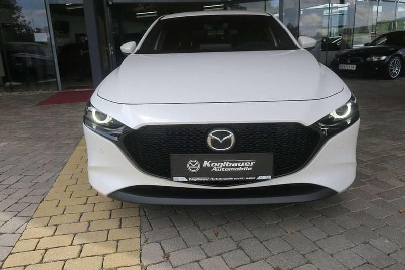 Neu Mazda 3 Exclusive 140 PS (102 kW) 2025 Weiß Limousine