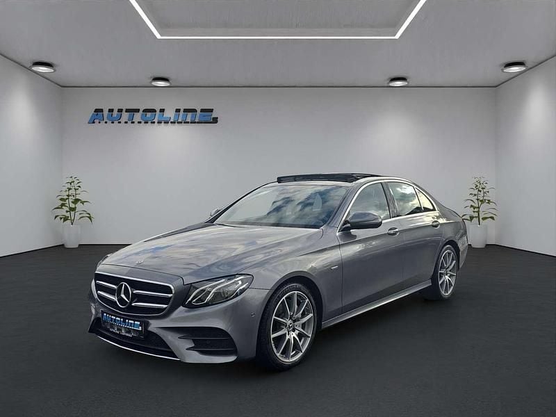 Grau Gebraucht 2021 Mercedes E220 AMG line Limousine | € 42.900 (Teuer) - Bild 1/4