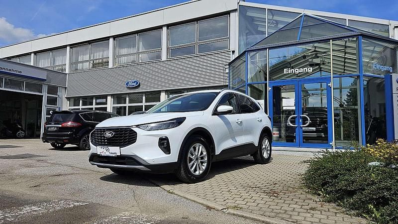 Gebraucht Ford Kuga Titanium 152 PS (111 kW) 2024 Weiß SUV
