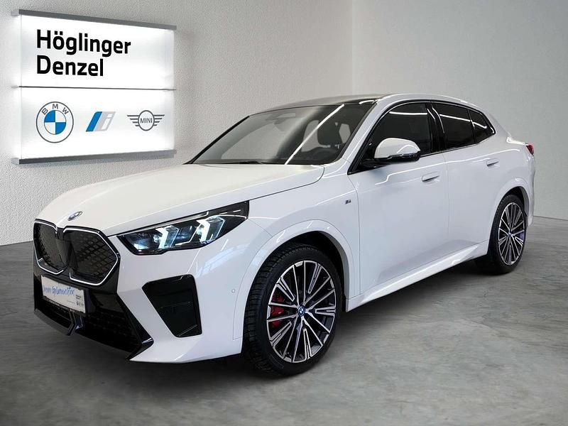 Gebraucht BMW iX2 Shadowline 225 kW (306 PS) 2025 Weiß SUV