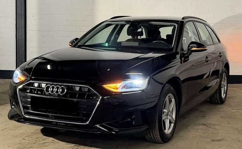 Gebraucht Audi A4 163 PS (119 kW) 2020 Schwarz Kombi