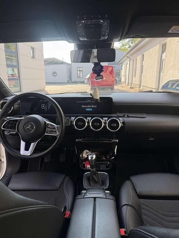 Gebraucht Mercedes A160 109 PS (80 kW) 2021 Limousine