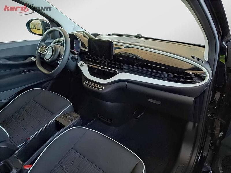 Gebraucht Fiat 500e Action 69 kW (95 PS) 2022 Schwarz Limousine