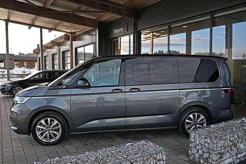 Gebraucht VW Multivan Style 177 PS (130 kW) 2025 Grau Van