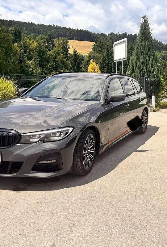 Gebraucht 2020 BMW 330 Kombi | € 28.500 (Teuer) - Bild 1/4