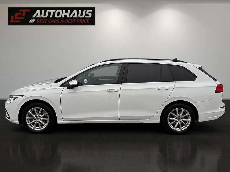 Gebraucht VW Golf VIII 150 PS (110 kW) 2022 Weiß Kombi