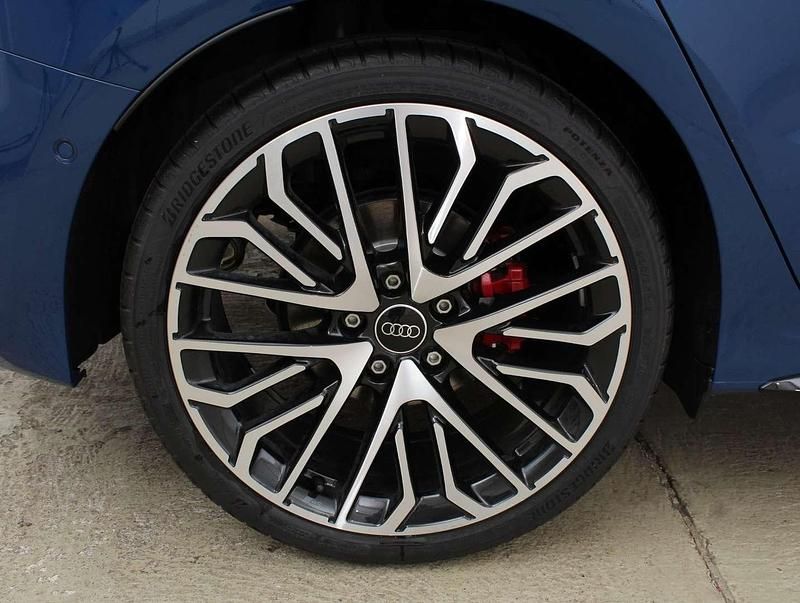 Neu Audi A3 S-Line 150 PS (110 kW) 2025 Mittelblau  metallic Limousine