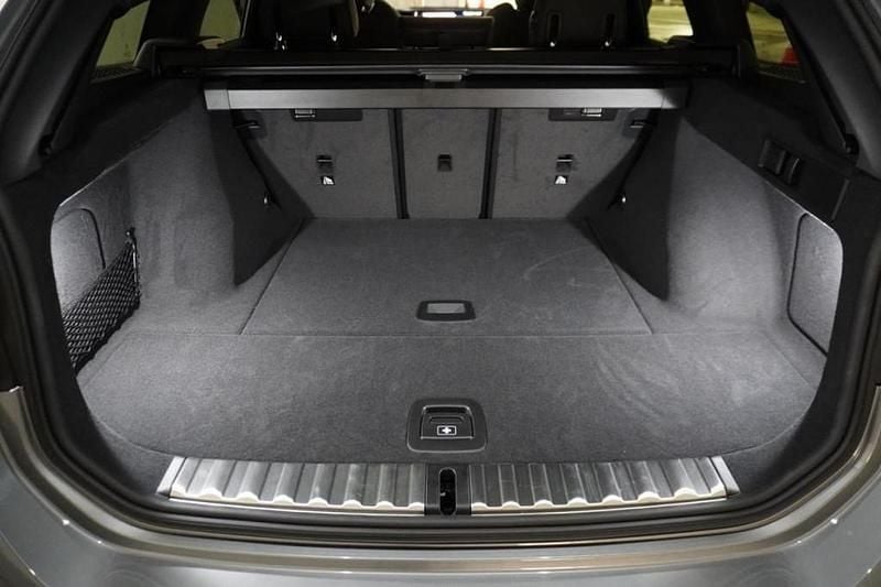 Gebraucht BMW 320 Efficient Dynamics 190 PS (139 kW) 2024 Skyscraper grau Kombi