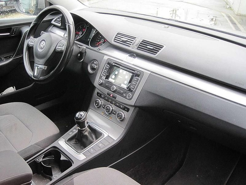 Gebraucht VW Passat 105 PS (77 kW) 2014 Silber Kombi