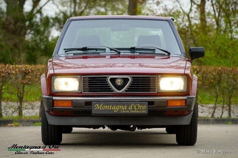 Gebraucht Alfa Romeo Alfetta 122 PS (89 kW) 1984 Rot Limousine