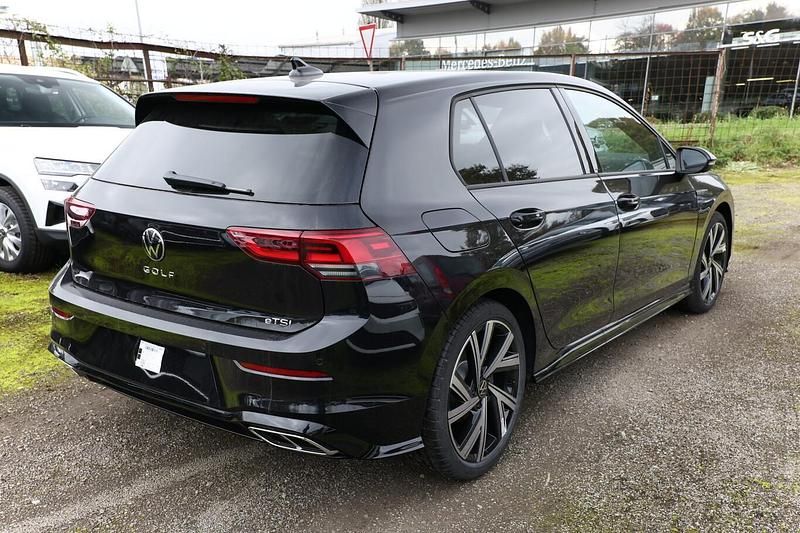 Gebraucht VW Golf VIII R-line 150 PS (110 kW) 2024 Limousine