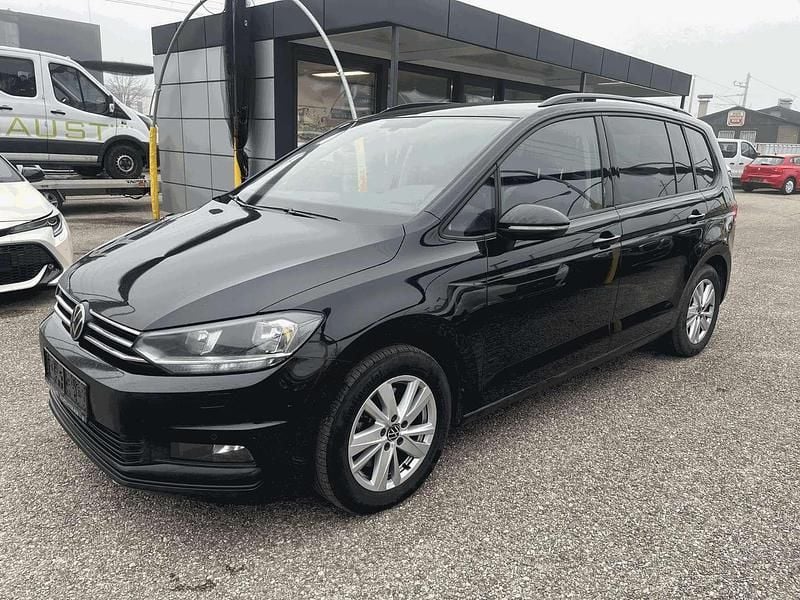 Schwarz Gebraucht 2021 VW Touran Comfortline Van / Kleinbus | € 13.490 (Superpreis) - Bild 1/4